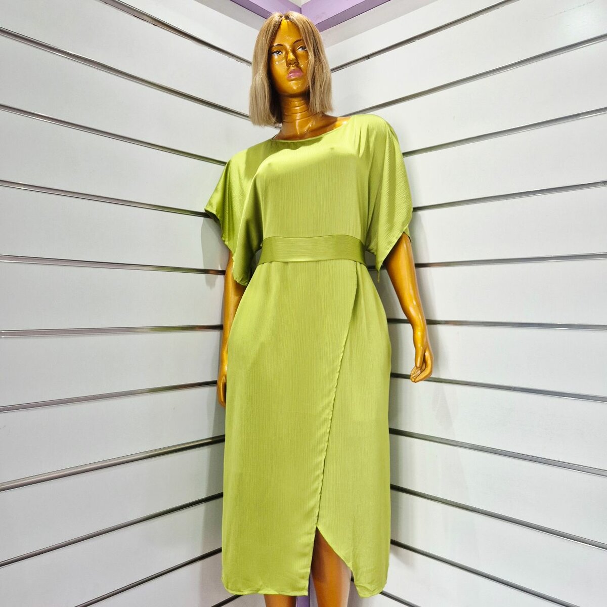 Robe Élégante à Manches Chauve-Souris