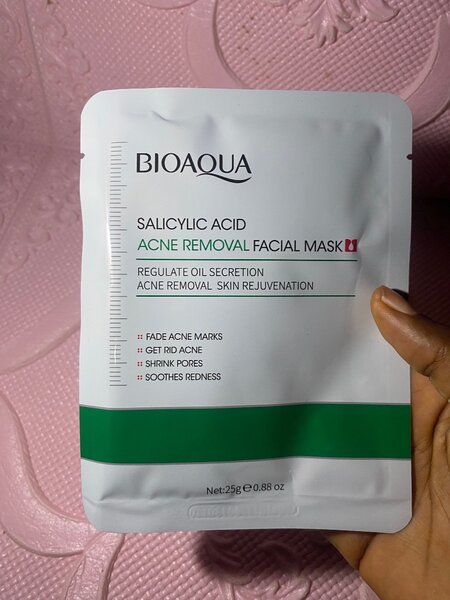 Medicated facial mask