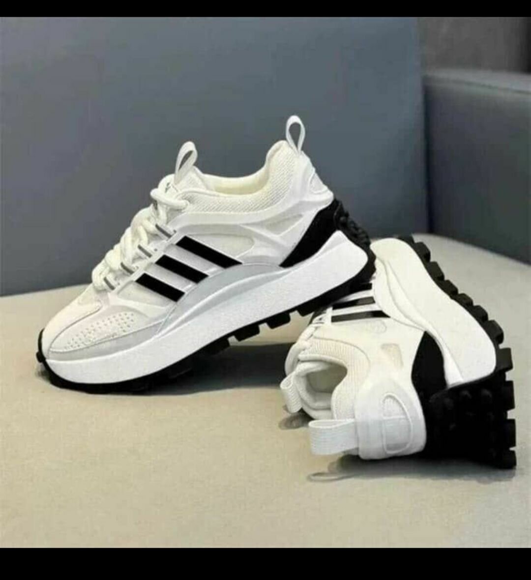 Chaussures de sport blanches élégantes