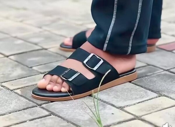 Sandales à boucles modernes