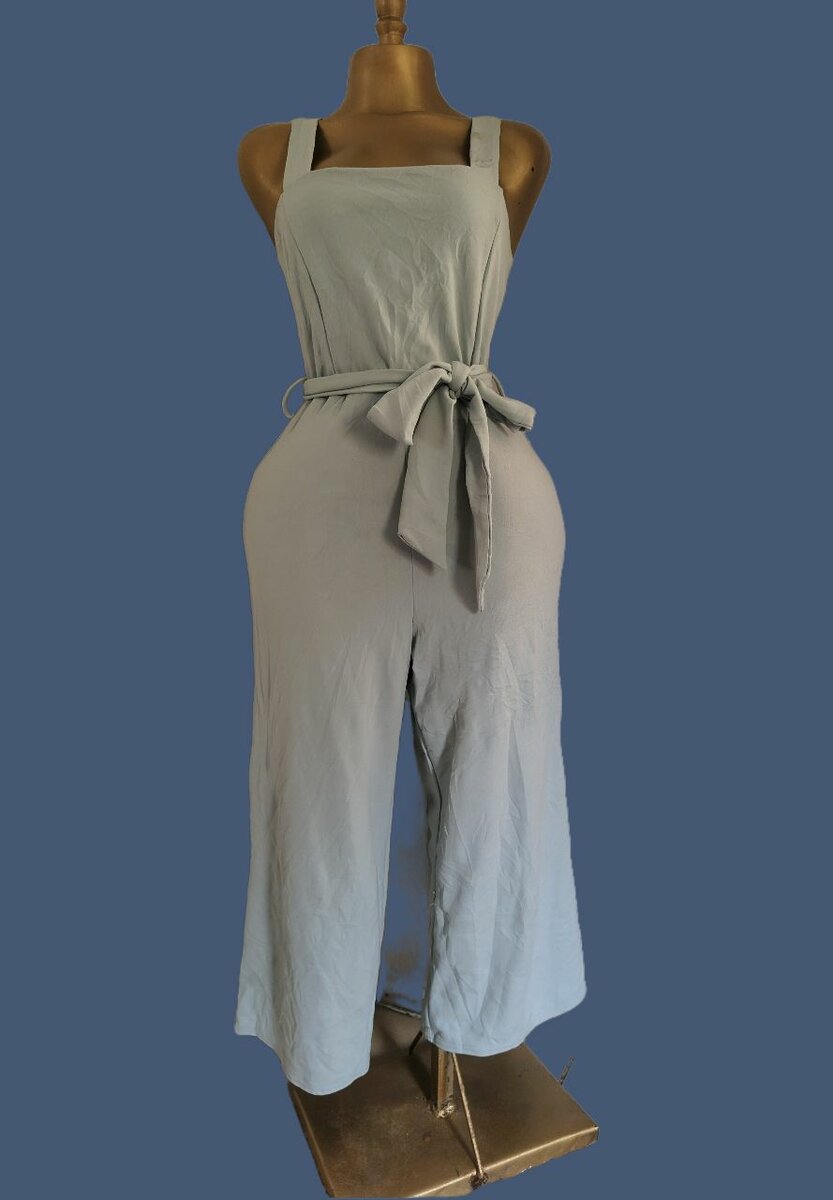 Combinaison élégante bleu ciel