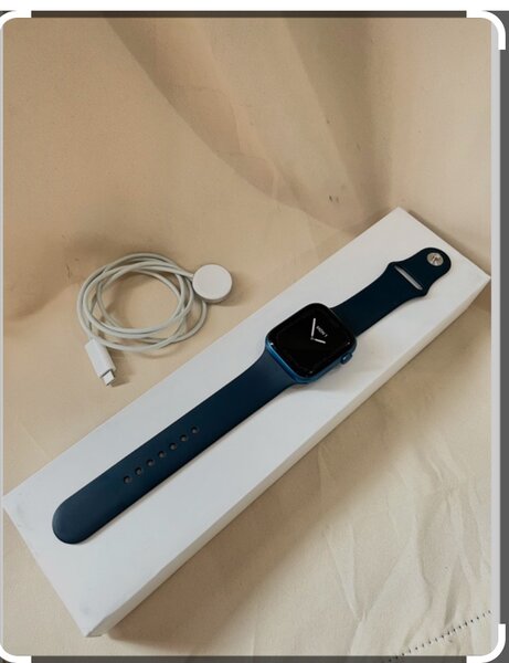 Продаю Apple Watch 7 series 41 mm в отличном состоянии