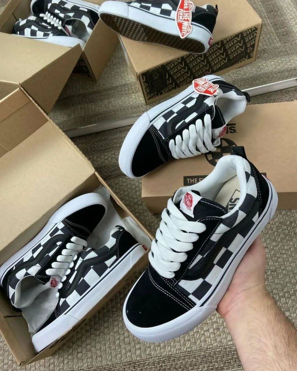 Vans Knu Skool ( original dans carton )