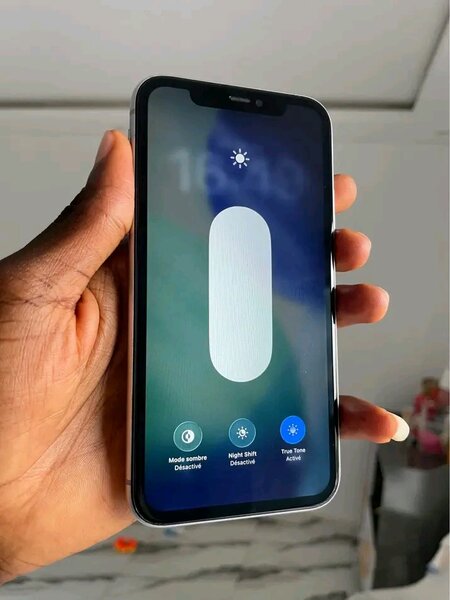iPhone moderne et élégant