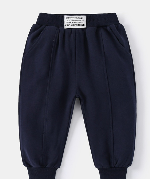 Наши спортивные штаны с начёсом – идеальный выбор для холодного времени года! ❄️ Они мягкие, тёплые и отлично подходят как для прогулок, так и для игр дома.