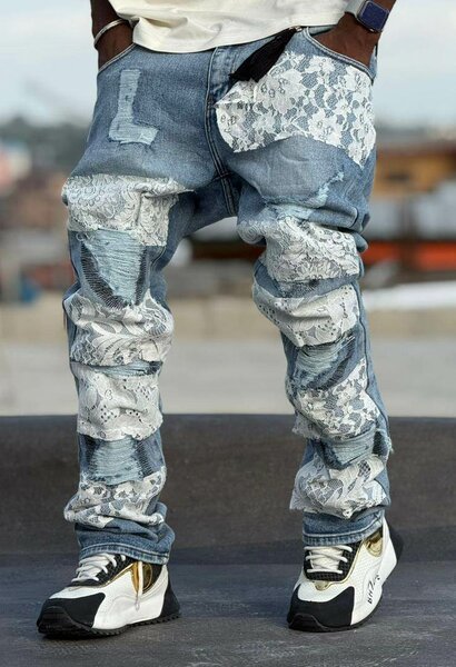 Jeans patchwork en dentelle