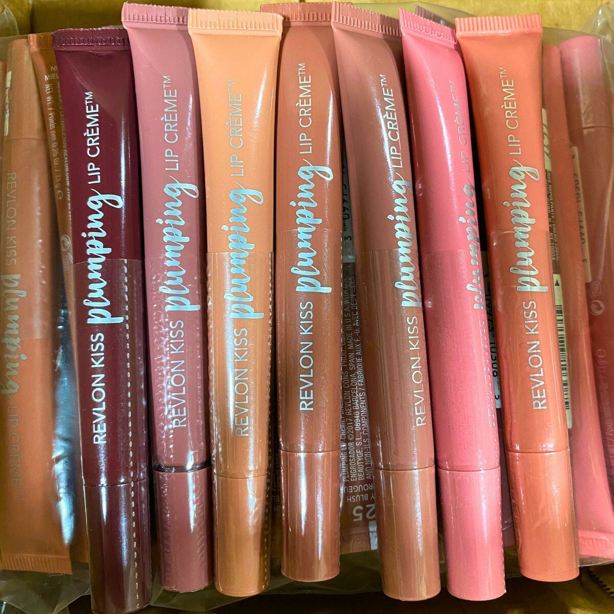 Revlon Kiss Plumping Lip Crème