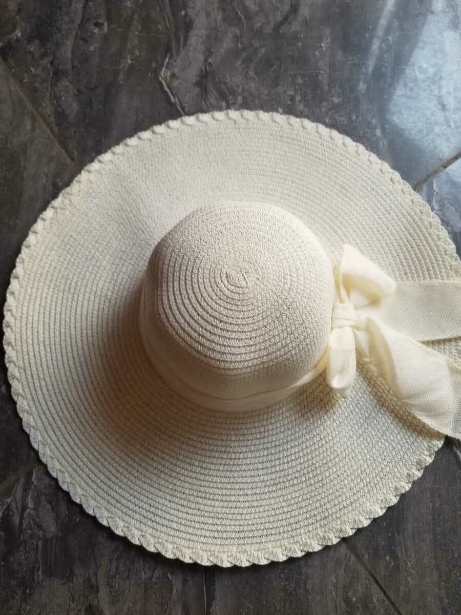 Chapeau d'été en paille élégante