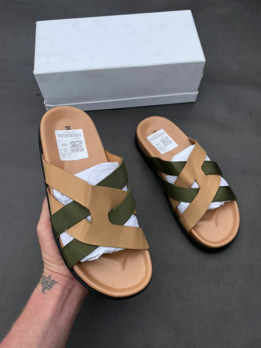 Sandales croisées en cuir