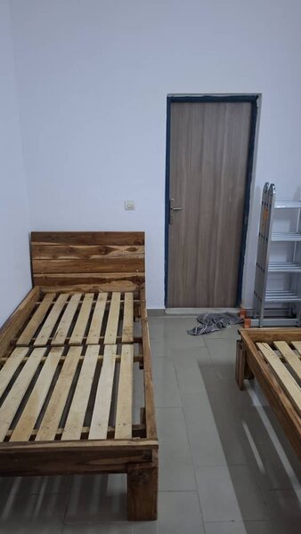 Lit 01 place en bois massif