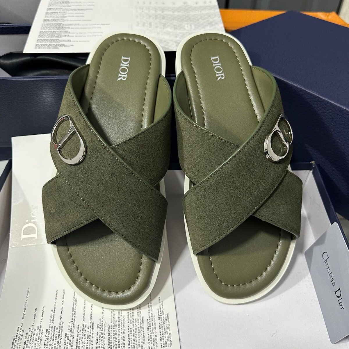 Sandales Dior en cuir vert