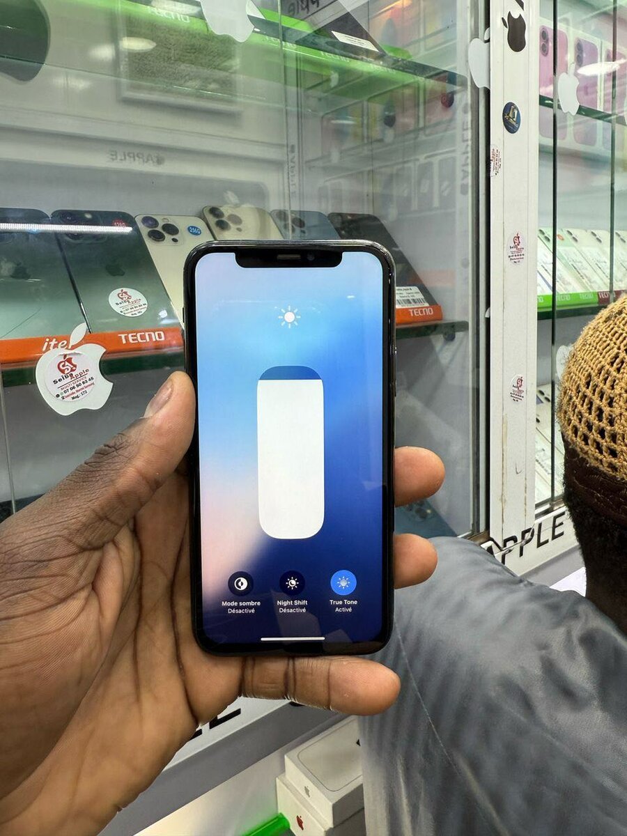 iPhone 11 Pro 64go quasi neuf