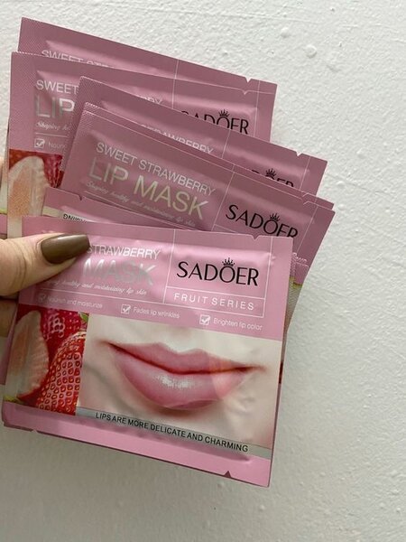 Lip mask