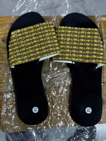 Sandales perlées chic femme