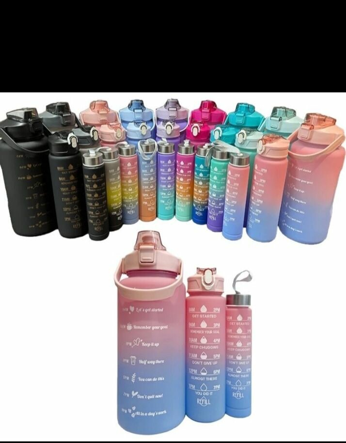 Bouteille d'eau graduée colorée