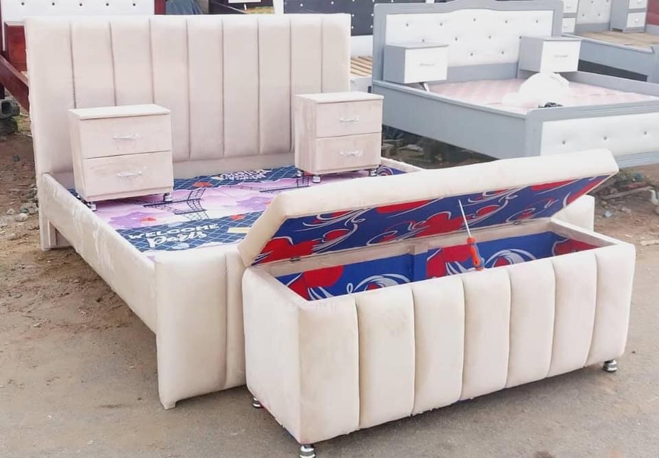 Lit capitonné velours