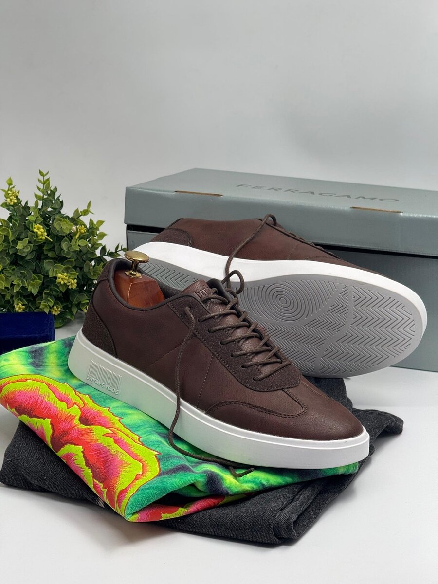 TIMBERLAND COFFEE AND WHITE