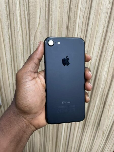 iPhone 7 simple 32giga casi neuf 