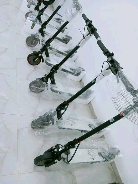 Trottinettes électriques pliables