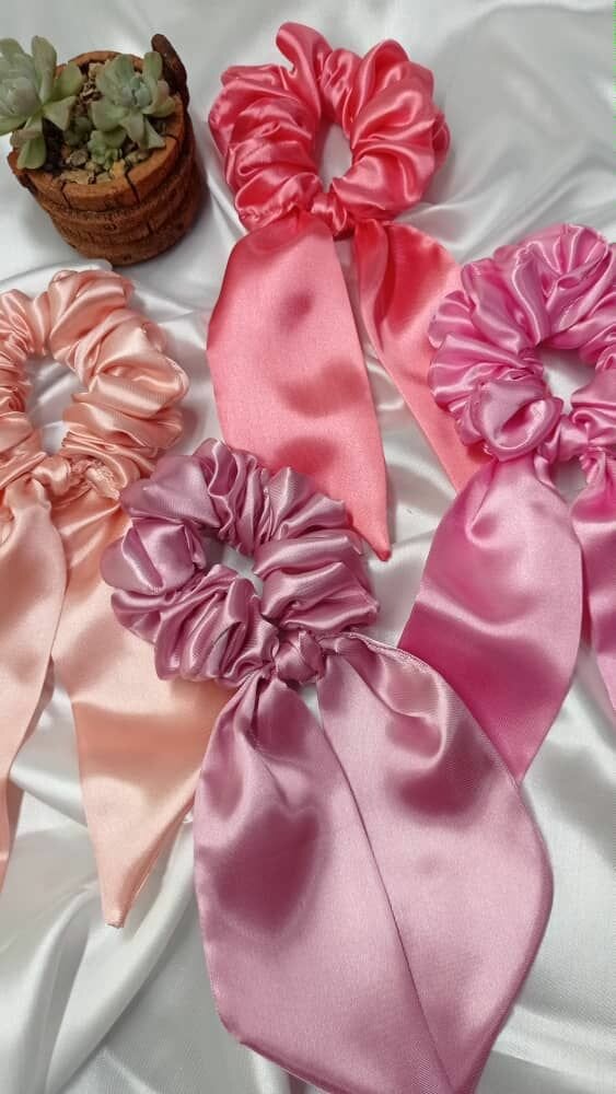 Chouchou satin queue-de-cheval