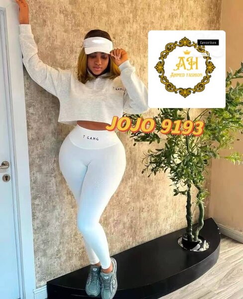 Ensemble sport femme élégant