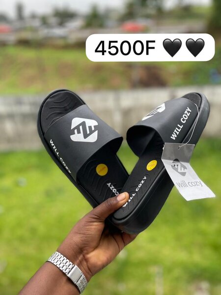Claquettes confort homme