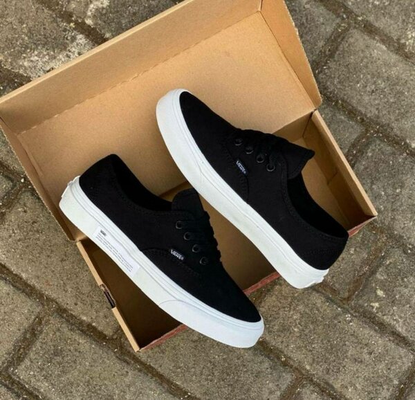 Chaussures tendances en toile