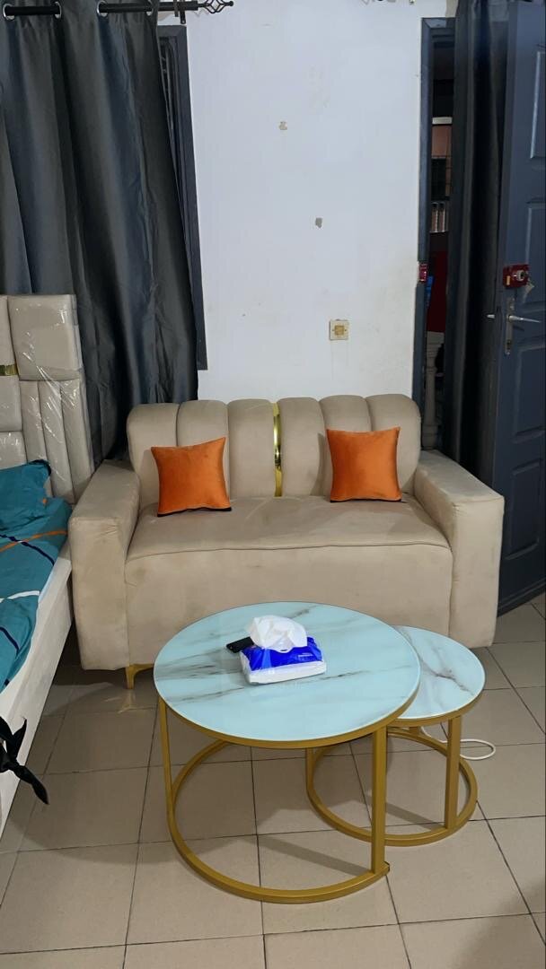 Canapé moderne beige 2 places