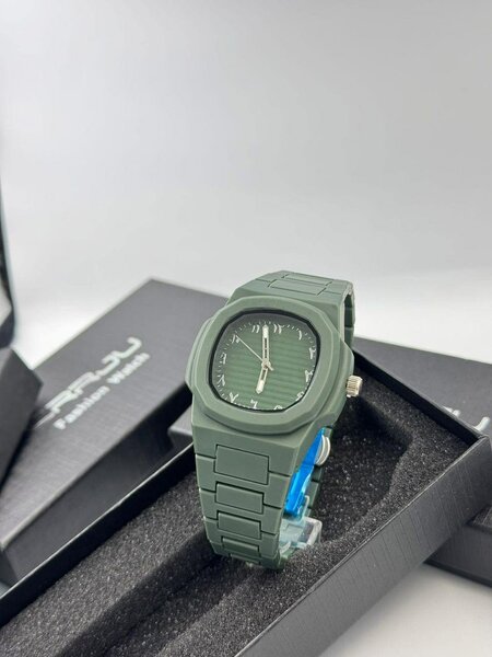 Montre verte minimaliste