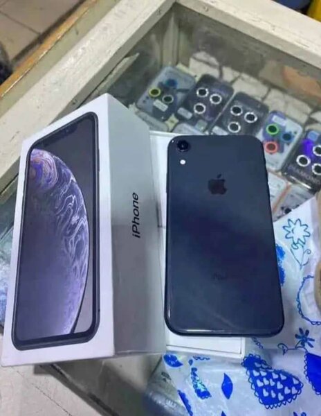iPhone XR 64GB Noir