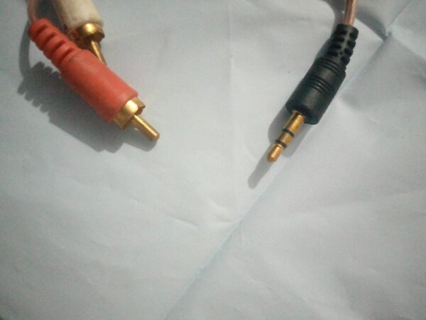 Câble Audio Jack1,5mm Vers RCA