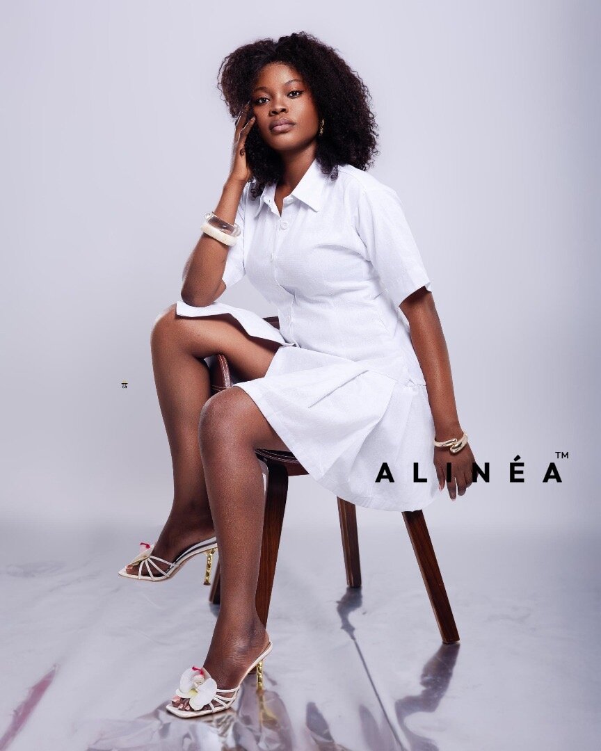 Robe Chemise Blanche Élégante