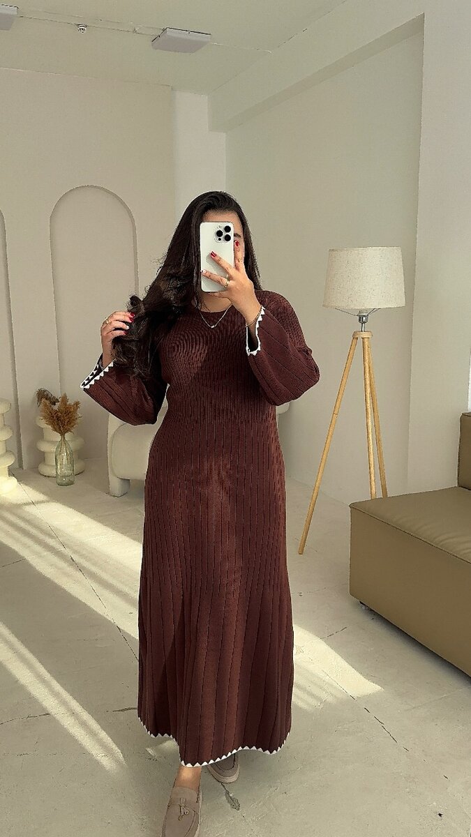 Платье с юбкой А-силуэта из добротного трикотажа