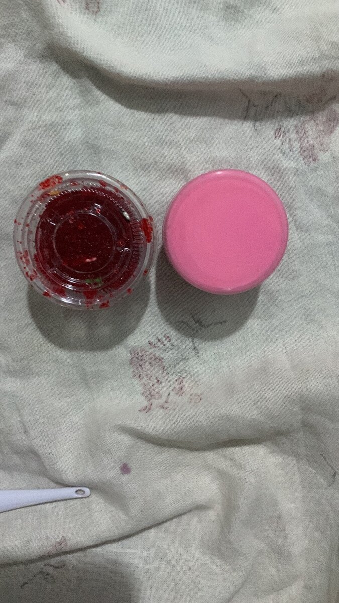 Produit de lèvres rose