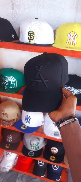 Chapeaux