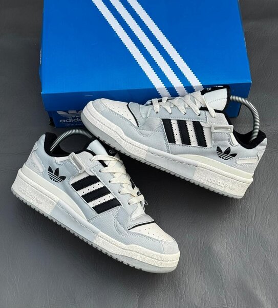 Chaussures Adidas