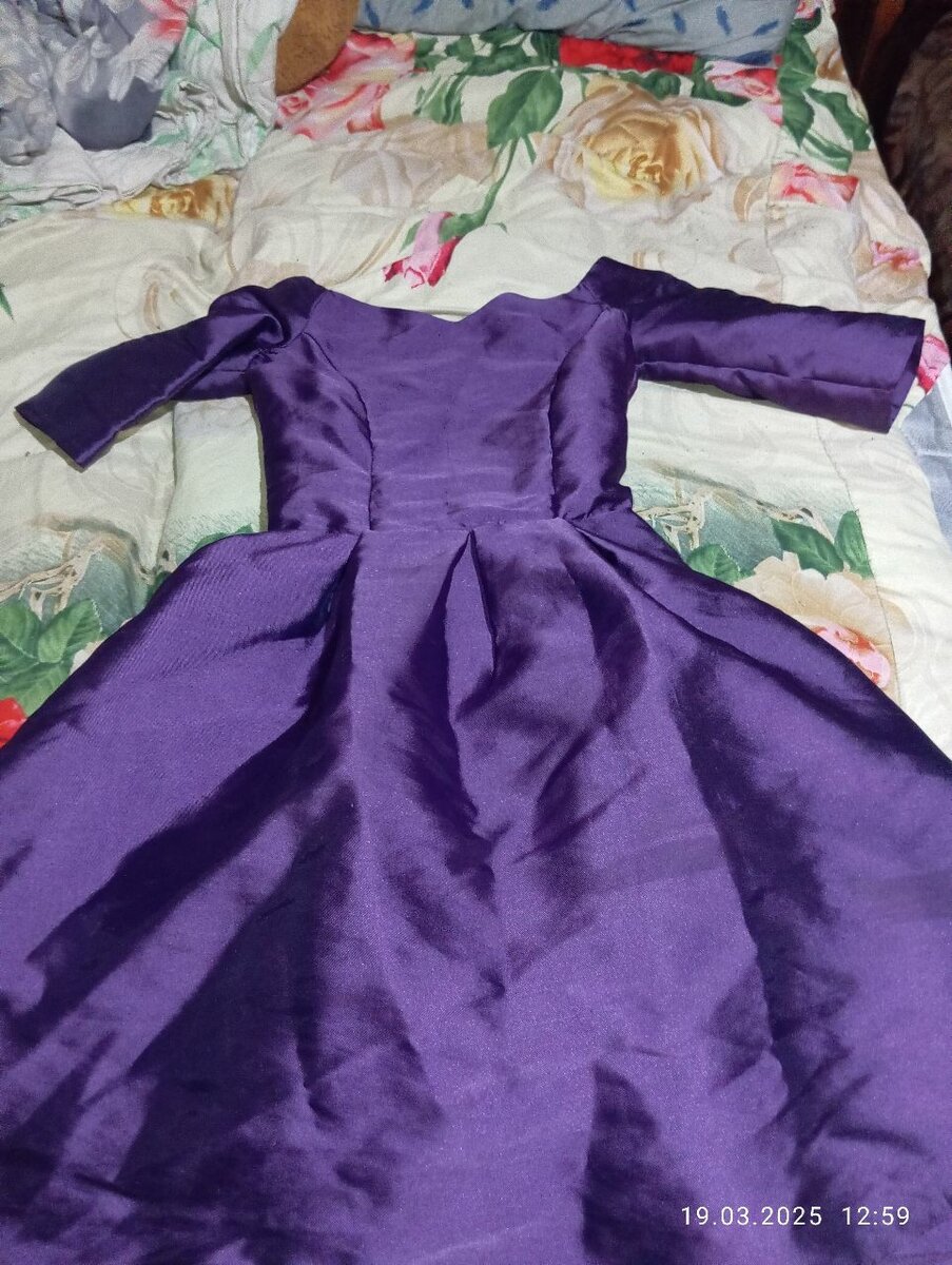 Продаю платья размер M. L за 1000 ряльному покупателю уступл