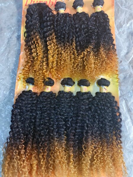 Extensions Capillaires Bouclés et Lisses