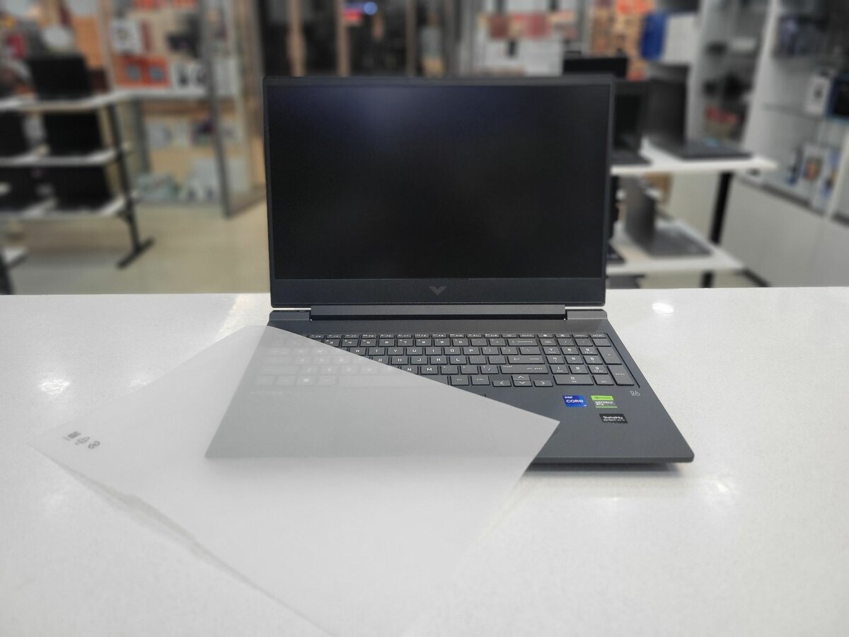 HP VICTUS 16T - r000 // 16.1