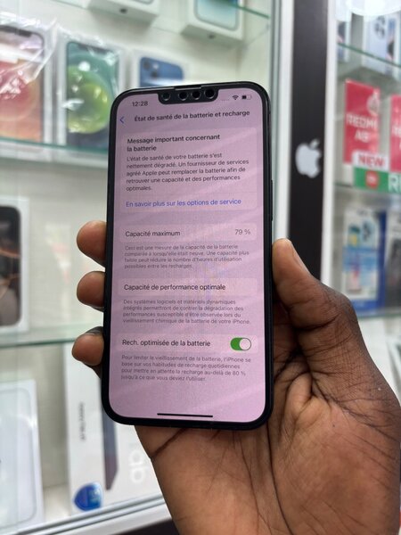 iPhone 14 simple retour quasi