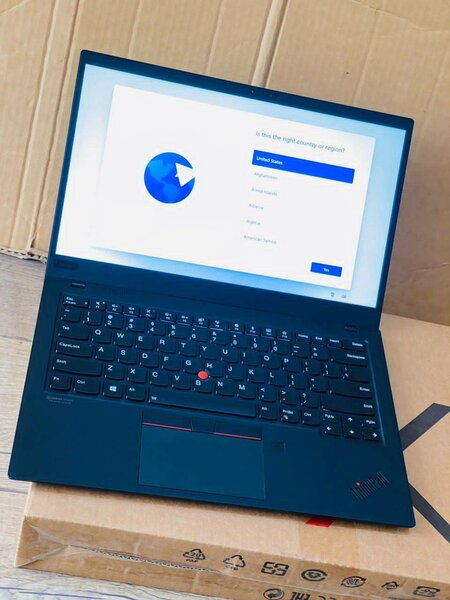 LENOVO ThinkPad X1 Carbon