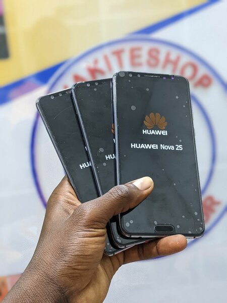 Huawei Nova 2S