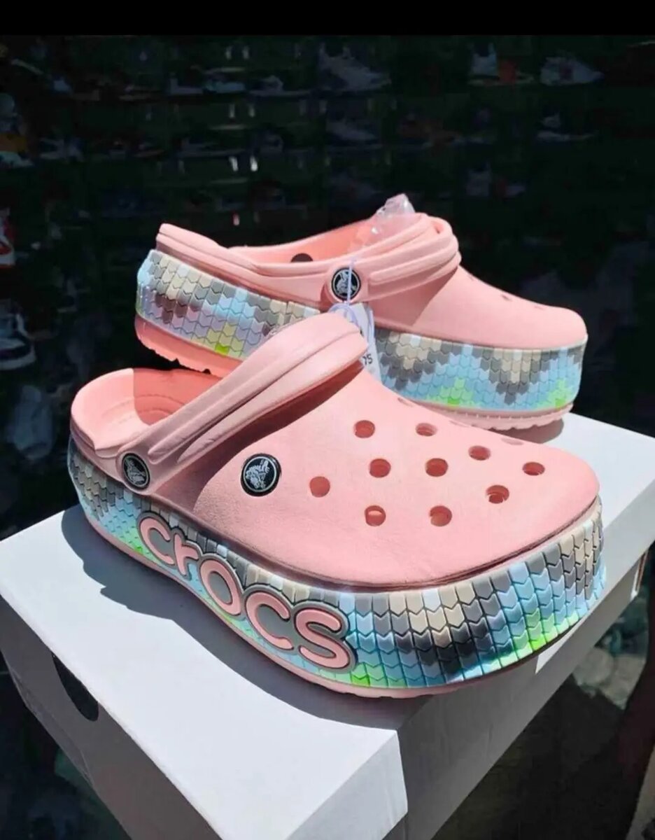 CROCS