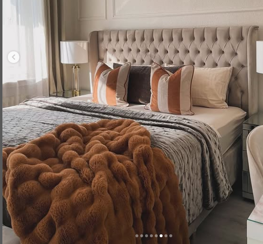 Двуспальная кровать, размер: 2 × 1.6 м