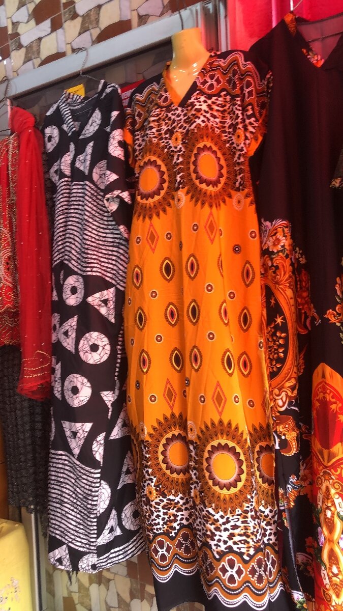 Bead necklace,Gown,jumpsuit