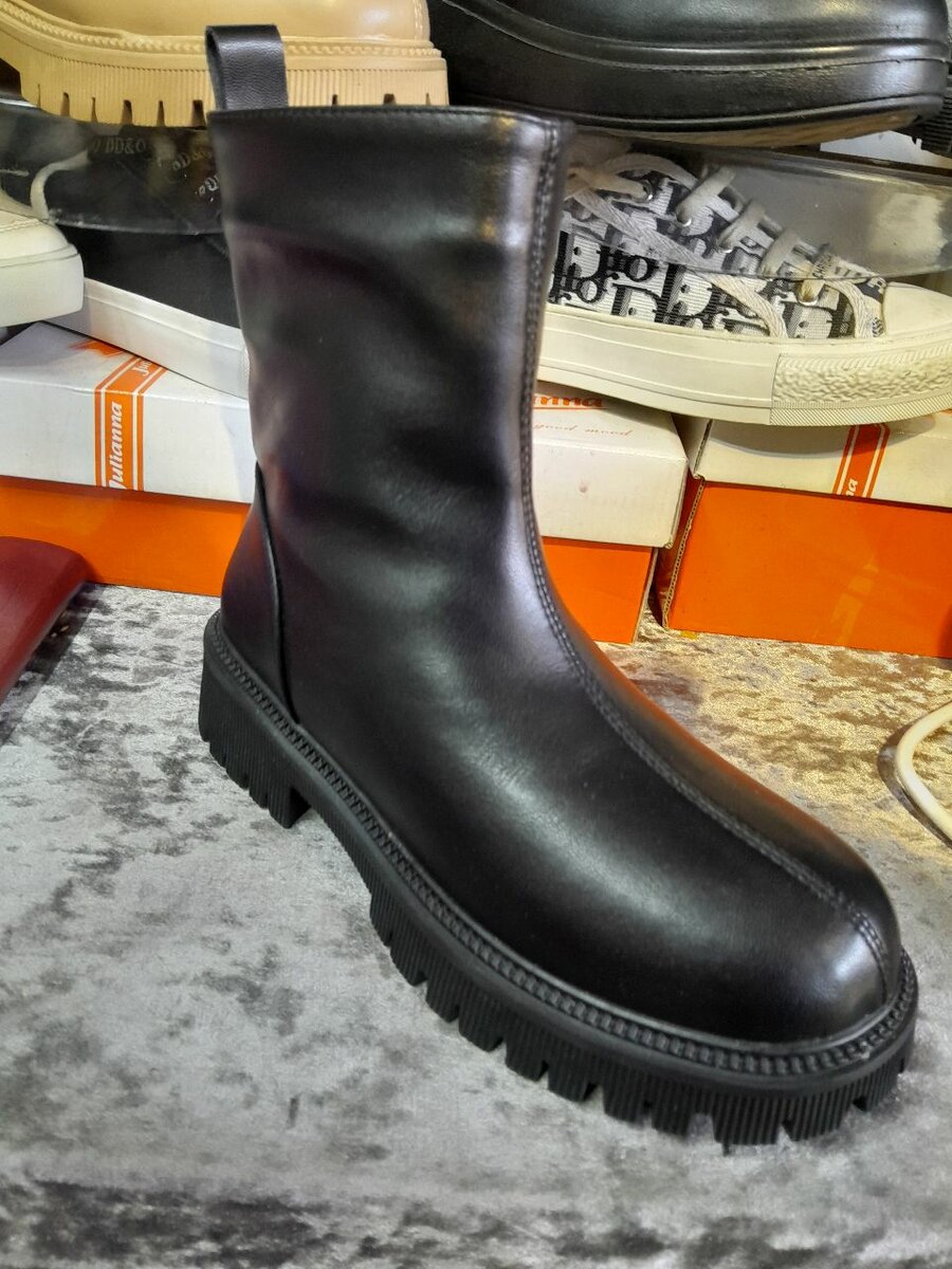 Айымдардын бут кийими