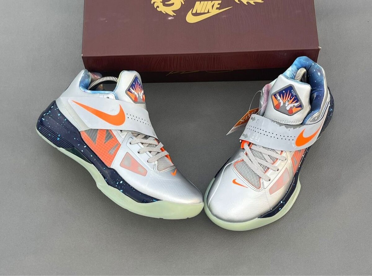 Chaussures de Basket Argentées