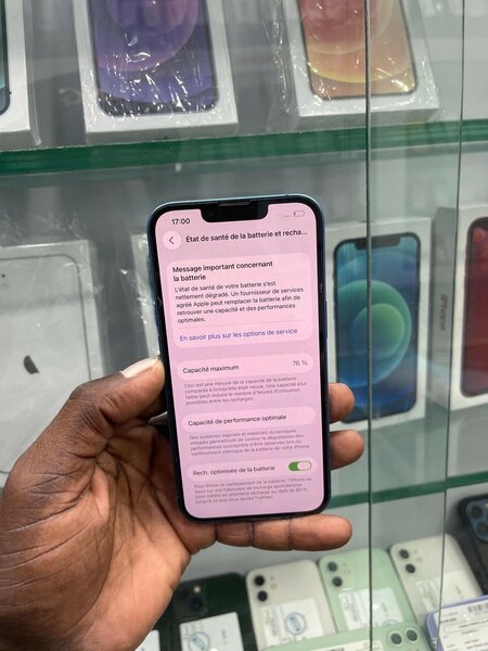 iPhone 13 128go en bon état.