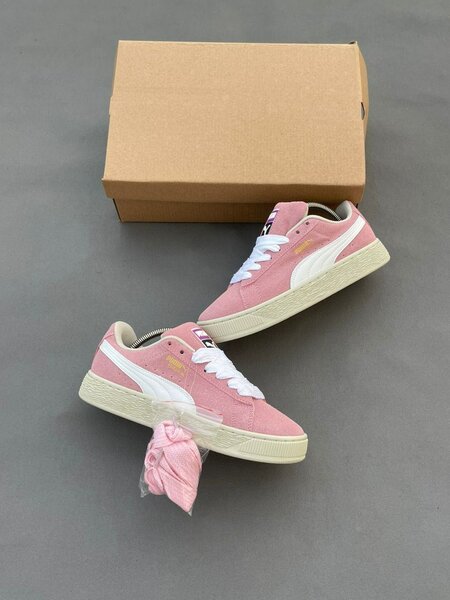 Baskets roses en daim chic