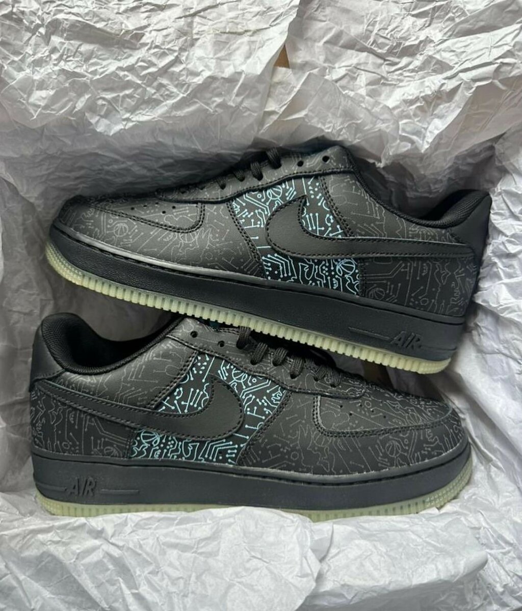 NIKE AIRFORCE BLACK CLASSIC